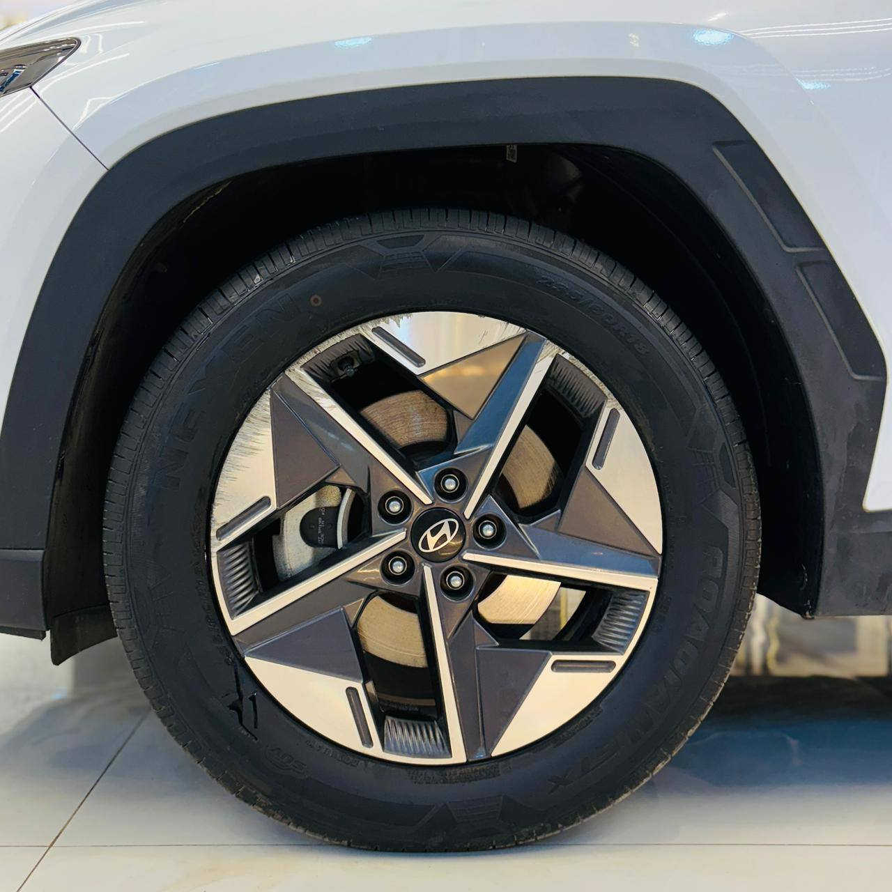 🔥 استلم فورًا بدون انتظار 🔥
دلوقتي تقدر تمتلك Hyundai Tucson 2024

واحدة من أقوى وأفخم الـ SUV في فئتها 😍

✅ موديل 2024

✅ كاملة الـ Options

✅ استلام فوري

✅ إمكانية التعاقد بسهولة

✅ متوفر نظام المبادرة

راحة، فخامة، وأداء يخلوك تستمتع بكل تفصيلة في السواقة 👌✨

📞 للتواصل: 01066551402

💬 واتساب مباشر: https://wa.me/201066551402

🔥 احجز عربيتك دلوقتي قبل نفاد المتاح 😉


**إذا كنت صاحب هذا الإعلان وتريد حذفه لأي سبب، رجاءا أرسل رسالة إلى الدعم الفني**