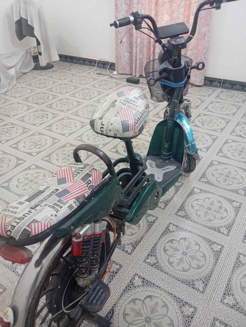 سلام عليكم شباب دراجات شحن اثنين للبيع الزركه مكفوله من العطل و من اي نقص ما بيهه هيه و بطارياتهه و الخضره بيهه عطل بالحساس مال تاير بس اثنينهن شغالات السعر اثنينهن ب 350 وبي مجاي للشراي


**إذا كنت صاحب هذا الإعلان وتريد حذفه لأي سبب، رجاءا أرسل رسالة إلى الدعم الفني**