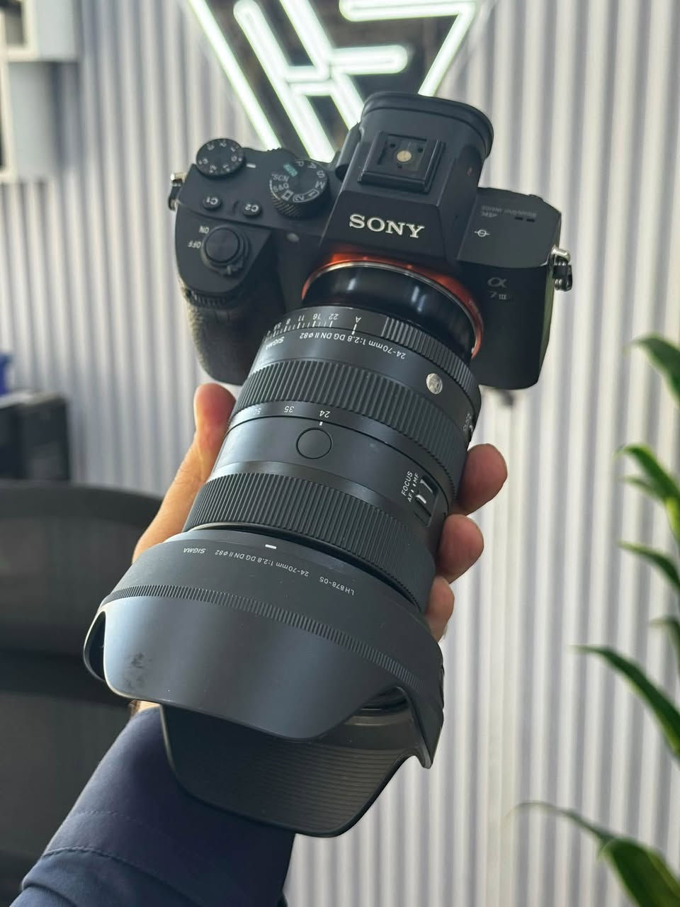 #daste_dw_مستعمل
——————————-
#sony a7 III body
lens sigma 24-70mm F2.8 DG DN mark 2
Shutter 9K
Clean 95‎%‎


**إذا كنت صاحب هذا الإعلان وتريد حذفه لأي سبب، رجاءا أرسل رسالة إلى الدعم الفني**