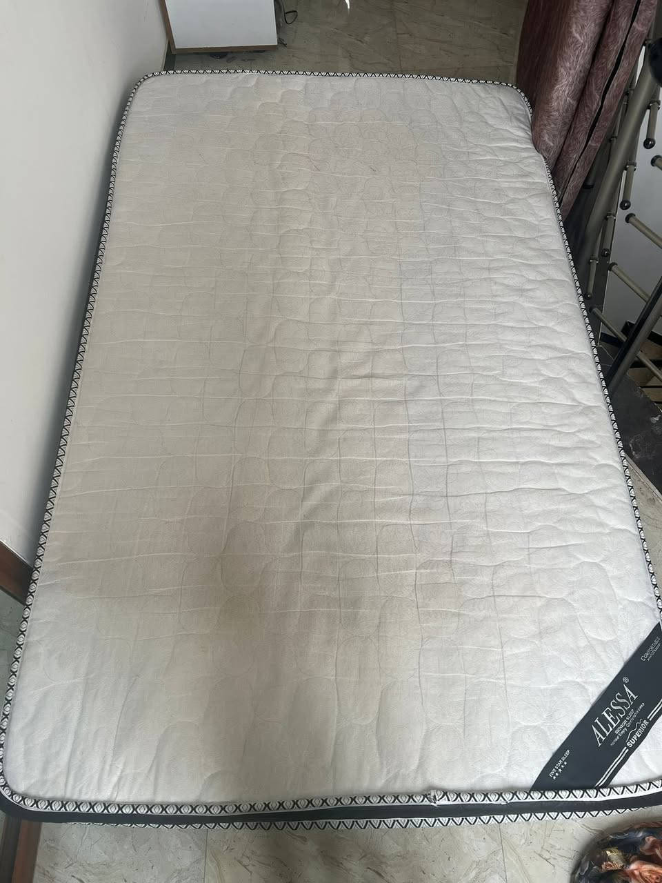 السلام عليكم
دوشك للبيع  

طول 2م وعرضه 120سم وارتفاعه 30سم 

نوعيه ممتازه 

العنوان بغداد الدوره 

اللاستفسار ***********
