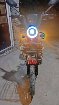 للبيع دراجه شحن السعر 550 وبيهه مجال الاتصال على رقم 07515929170