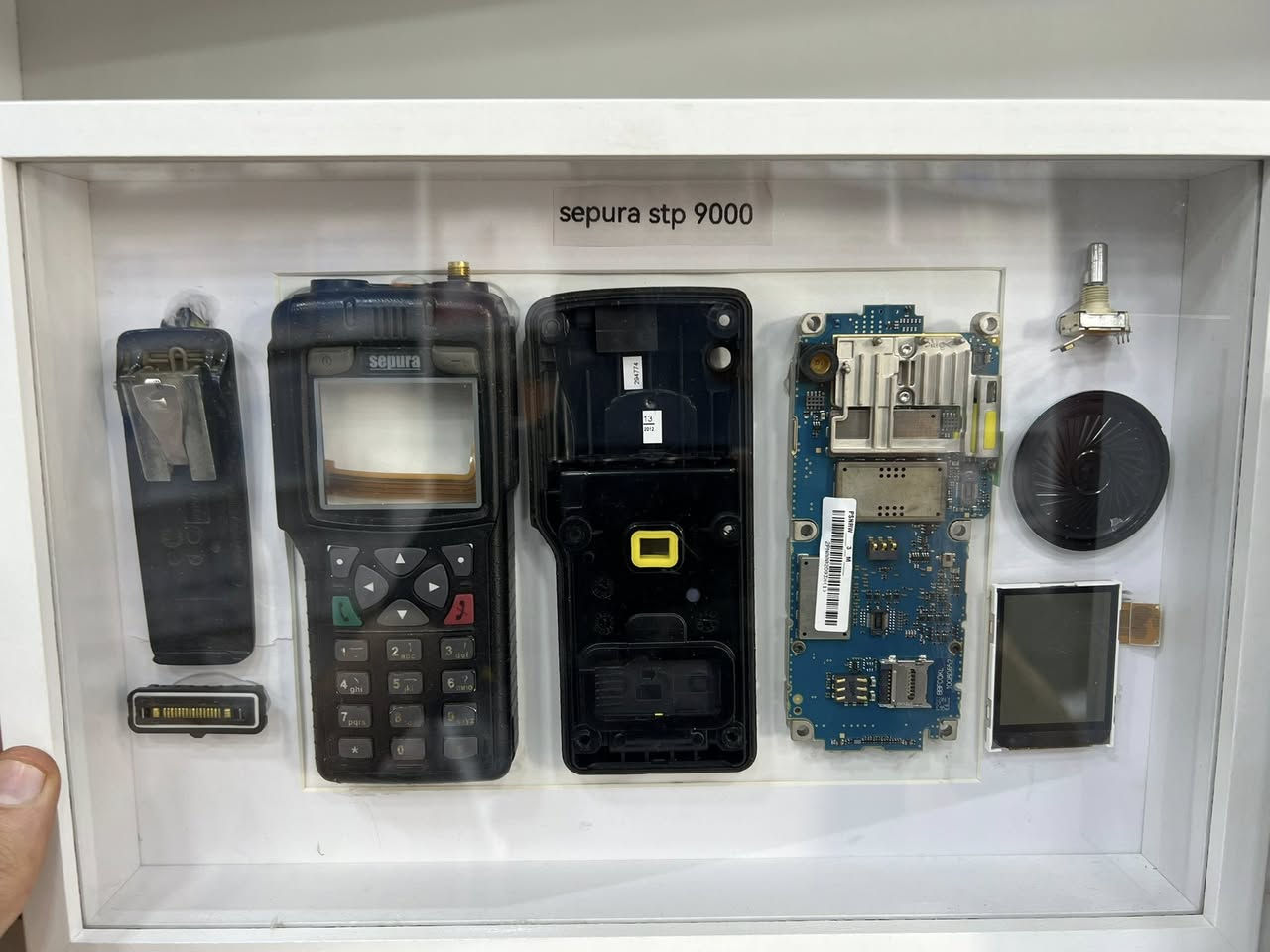 ملحقات جميع الاجهزة شاحنه بطاريه و صيانه و قطع غيار 
مكتب حيدر التميمي 
باب الشرقي مقابيل مصرف الرافدين 
***********
***********
