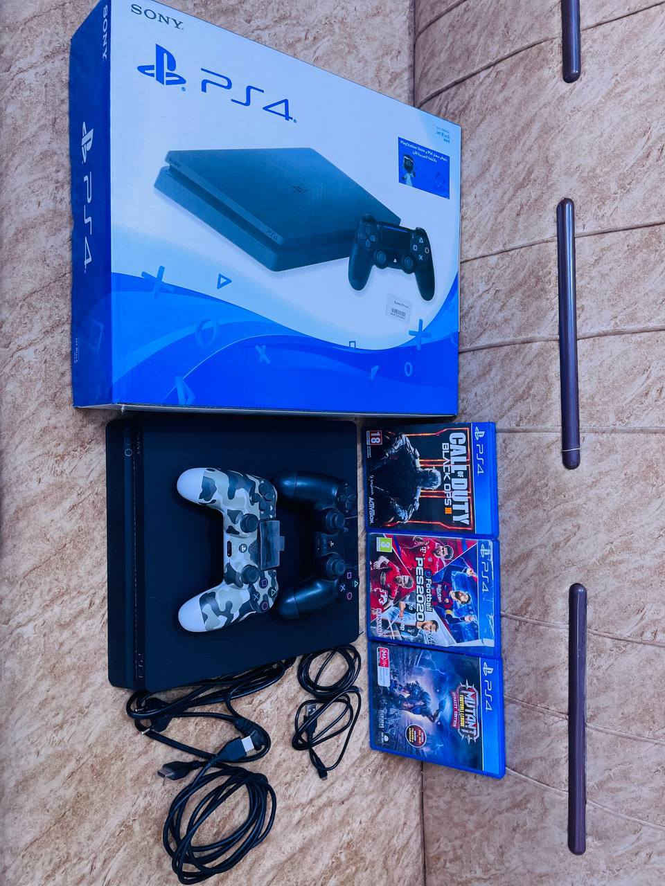 بلي ستيشن4 للبيع مع كامل ملحقات السعر 275
***********
