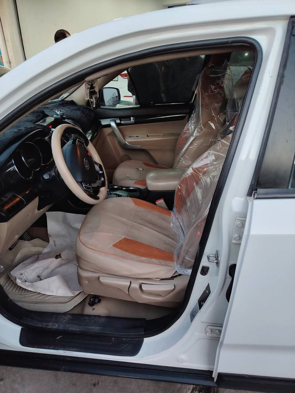 للبيع سورنتو 2012 خليجي 4 سرندر محرك وكير شرط 7 راكب مري شفط مع اشاير بالمري . تبريد تدفئه طخم تاير طخم امامي خلفي كهربائيات كلو شرط رقم اربيل هزه وسنوية لل, 2030 رقم دولي تحويل ثاني يوم . السيارة مصبوغة عام بدون دواخل. حوض وبجم كبس .. مكان السيارة الموصل السعر 110 / وبيها مجال للطيبين تفاصيل اكثر اتصل ***********
