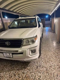 لاندكروز للبيع موديل ٢٠١٢فطيم ماشيه149الف السعر 340وبيهه مجال رقم الها...