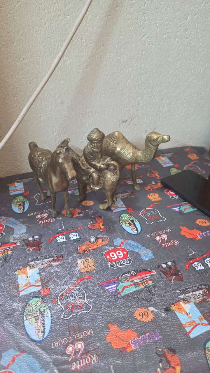 سلام عليكم انتيكات نحاس اصليي 

***********
