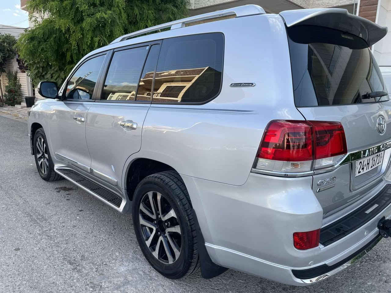 توێتا لاندکروسەر ٢٠١٧ 
سفری شەریکەی سەردار 
V8.   Gxr 
فولل مواسەفات 
بێ بۆیاخ  یەک جێگای بچوکی 
١٠٦ هەزار کیلۆمەتر ڕۆشتووە 
سەنەی بەناوی خۆمەوەیە هەتا ٢٠٢٨ تازەیە 
تاەیەی تازە سەیارەکە لۆکە 
گێرو مەکیەن بۆیاخ هەموو گیانی بەشەرت 
نرخی ٤١٨ گەڵاو مامەڵەیەکی زۆر کەم 
سەیارەکە لە سلێمانیە 
*********** السليمانية, العراق
