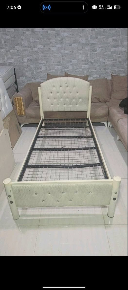 بۆفرۆشتن 
نرخ:٢٠هه زار
شوێن:سلێمانی
تێل:*********** السليمانية, العراق
