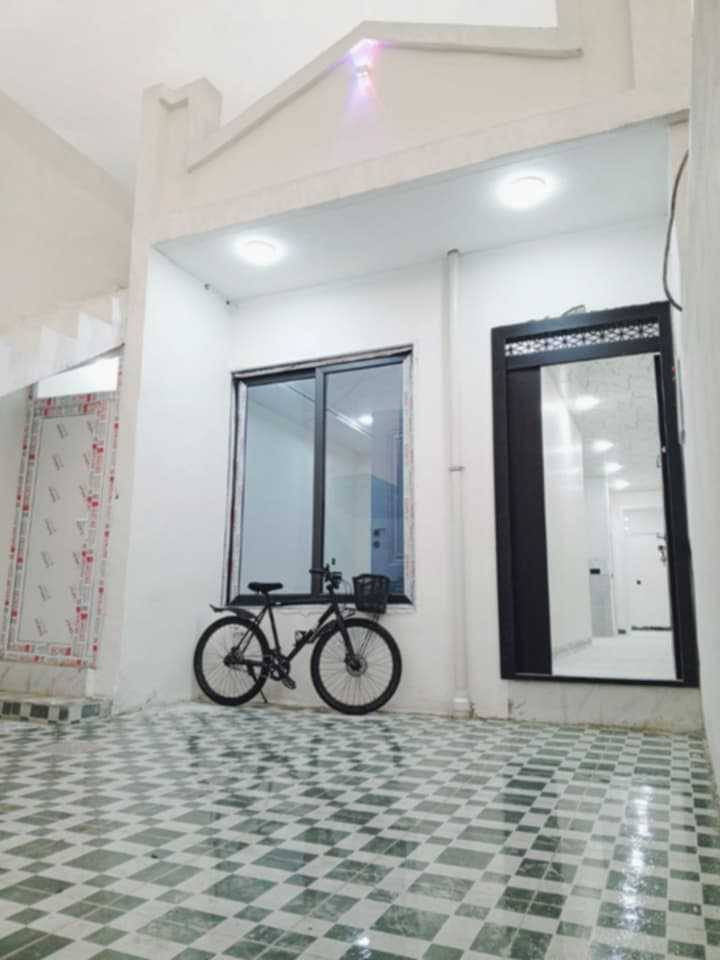 دارللبيع مساحة/100/متر قطاري بناء صفر بيها وارد شهري ٢٢٥ألف
العنوان:قادسية الثانية 
نوع العقار:رقم 
يحتوي على استقبال ومطبخ وهول وغرفة نوم
موقع مميز وشارع عريض تبليط ومجاري وماءحلوو 
سعر:٤٩ مليون وبيها مجال 
للاستفسار مراجعة مكتب النورين للعقارات والمقاولات أو الاتصال على الارقام التاليه:***********واتسأب
