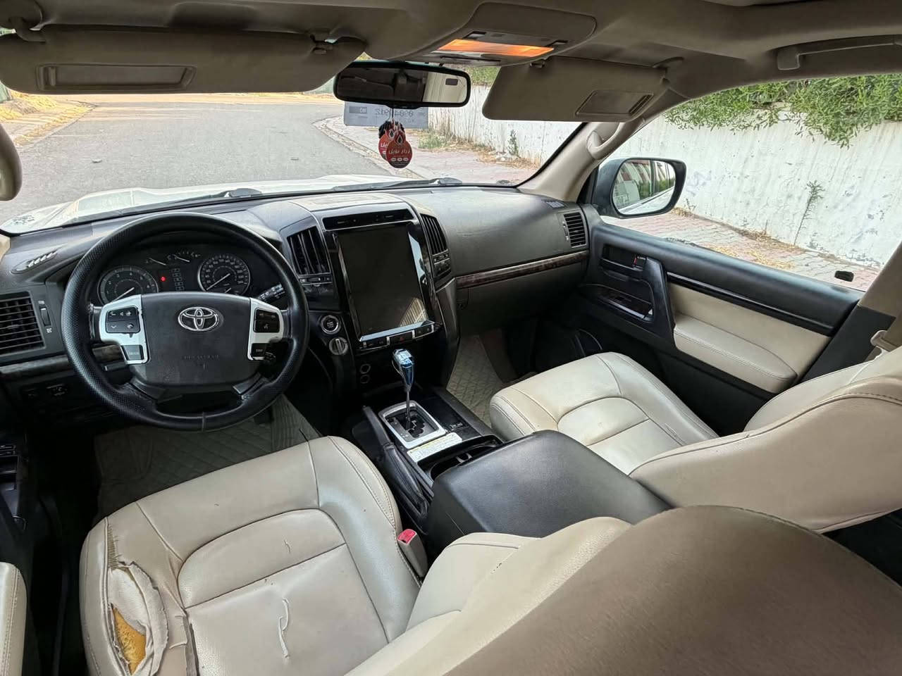 *********** تویوتا لاندكروزر VXR موديل 2008 شكل 2015 فول فول مواسفات  كير اوتوماتيك و عادي رقم سنوي هزه جديد كير محرك تبريد شرط سياره جاهزه نضيفه حزام صبغ جماليه بدون دواخل سعري 255 ورقه مجال مكان اربيل بنصلاوه ***********
