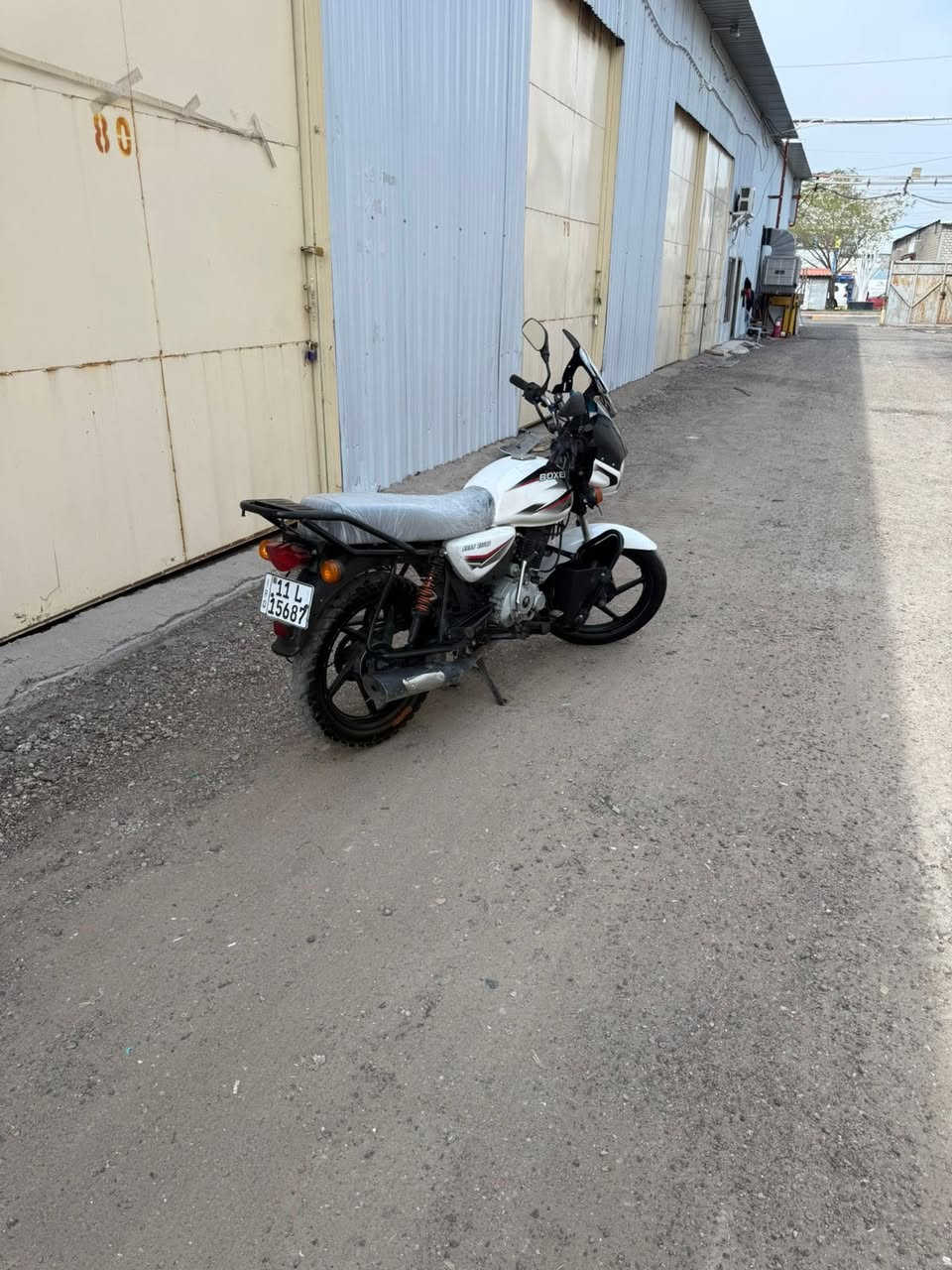 سلام عليكم بوكسر للبيع ٢٠٢٣ نازله بل ٢٤ دراجه رقم وسنويه إنكليزي بأسمي نضيفه كلش و مجفته مرا وحده تجفيت وكاله مال شركه مستعجل على بيعتها العنوان بغداد جديده إلاتصال ***********
