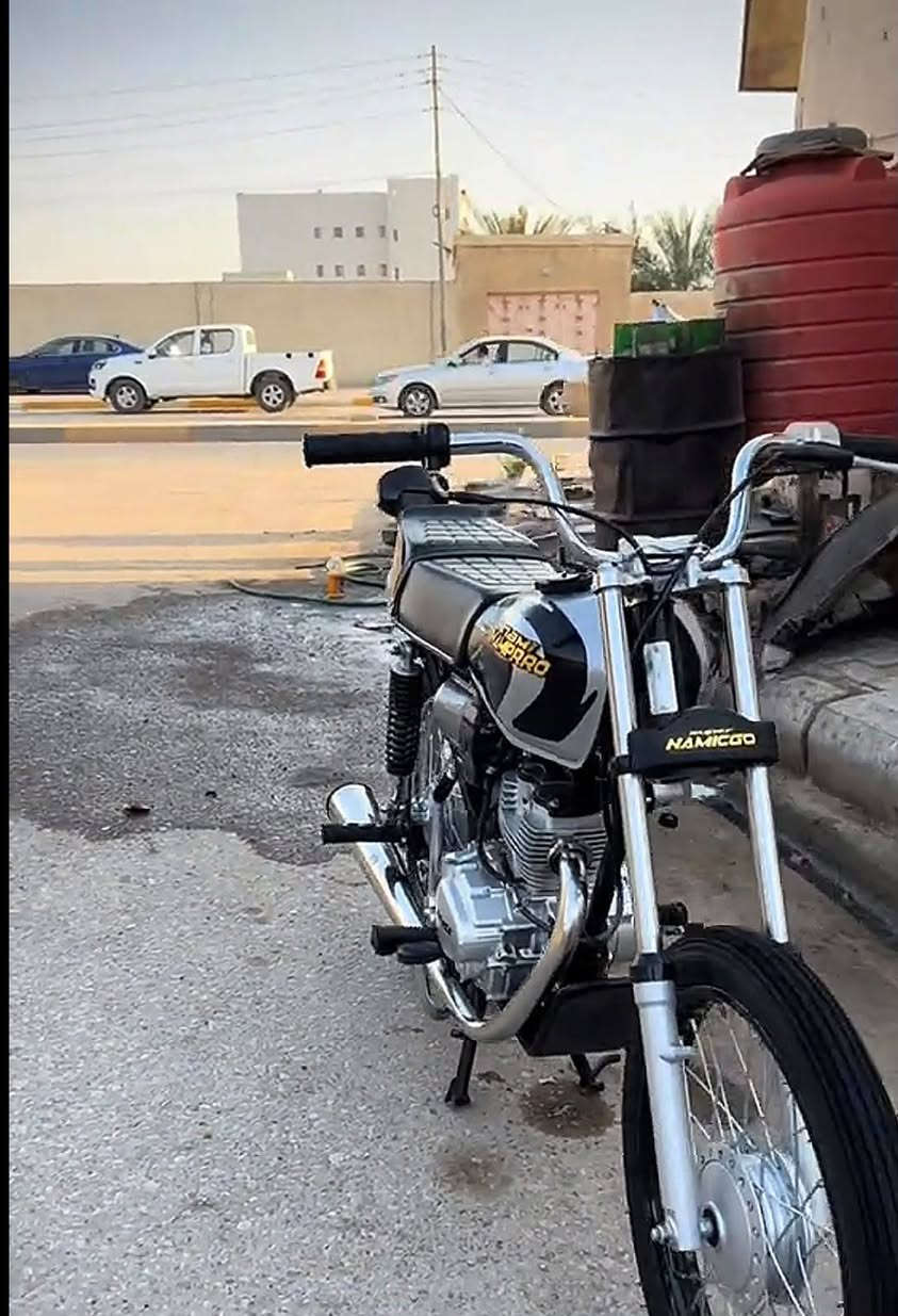 السلام عليكم اخوتي 
دراجة نامة برو 
مكينة شرط ما مفتوحة 
تايرات جدد قبل 3 ايام مبدل 
كفالة عامة دراجة خير من الله 
السعر: 400 
تواصل: ***********

بيع مستعجل
