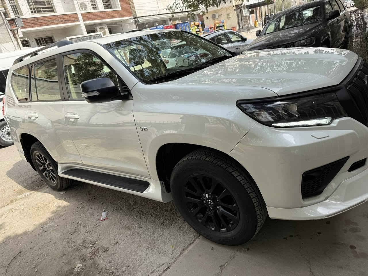 سلام عليكم برادو موديل 2023رقم سليمانيه فئه سياره Txsفول ماشيه 57بهس بيه بيبان 2 بار
مكان بغداد مشتل 
سعر 450 
خاص مغلق 
رقم ***********
