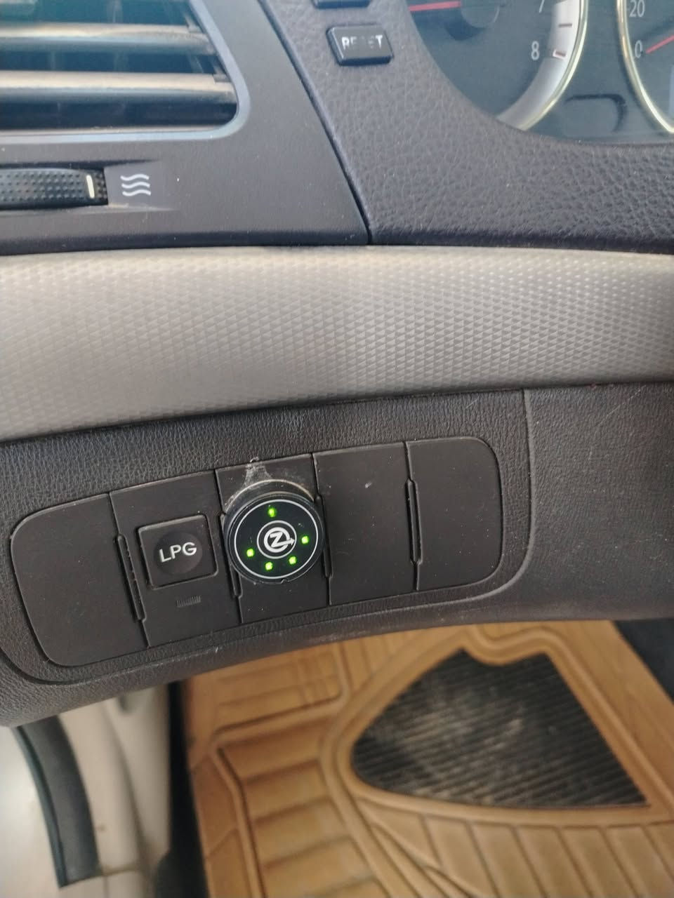 السلام عليكم سوناتا 2010
ادوات ادوات ادوات
گصه وحده بچم
السياره خليجي 
خطين غاز بانزين
گير مكينه حداده كفاله 
مكينه 4سلندر دوش 
متومه رقم وسنويه دهوك 
رقم الجديد نگليزي
تدفئه تبريد تخم تاير ويل كب 
شاشه كبيره كامره خلفيه 
سياره جاهزه ع اخر حبايه
مكان سياره ناصريه مركز 
سَـــــــعـــــــر 47وبيه مجال 
***********
