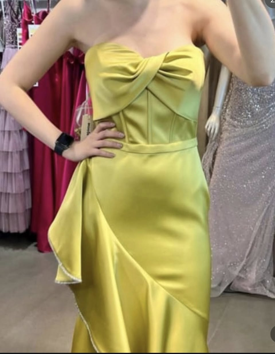 مرحبا عندي هذا الفستان قياس ٤٠ اخذته ب٣٢٥ ملبوس مره وحده واريده ابيعه ب١٥٠


**إذا كنت صاحب هذا الإعلان وتريد حذفه لأي سبب، رجاءا أرسل رسالة إلى الدعم الفني**