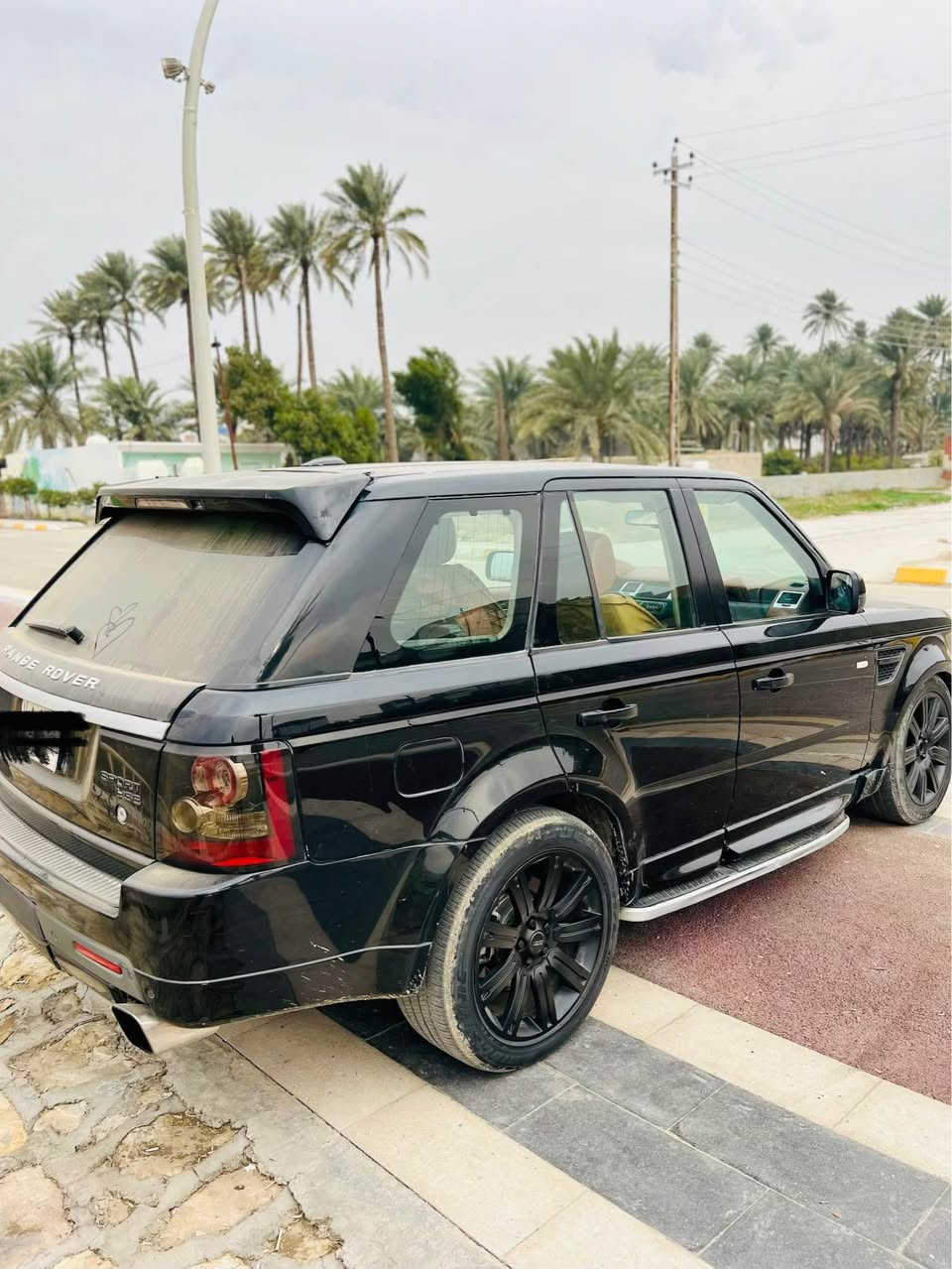 السلام عليكم للبيع او مراوس رانج روفر 2010 بدون سوبر يعني HS وارد أمريكي بدون حادث صبغ فقط قطعتن باب ومباوك جاملغ كير مكينه خير من الله  جولبسات شغاله صاعد نازل فول مواصفات سلايد روف حساس امامي خلفي كأمره 5 بصمات كشنات تدفئه تبريد كراسي كهرباء خزن ميموري تحكم ستيرن تدفئه بل ستيرن كهرباء داخل لونين بعد بيهه هواي مواصفات سياره يراد  الها ترتيب بصيط جدا   السعر مناسب جدا جدا للاستفسار *********** رقم بغداد مميز. ومكانها ديالى. يرهم مراوس بعقوبة, ديالى
