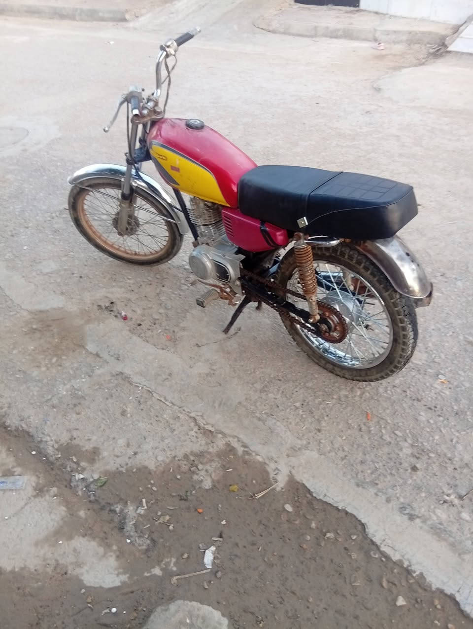 س
سلام عليكم دراجه يراني بدون وراق وراقه ضايعه مكفوله عشراين سعر 450وبيه مجال لعنون ميسان مركز لمحفضه لنتصال***********
