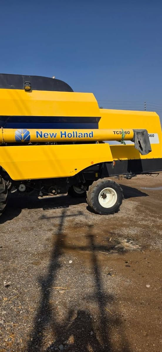 حاصده ٥ بلم تك درام موديل ٢٠١٤ رقم أربيل مكفول كفاله عامه تاير جديد محرك وكير وبم كاز وهيدرو على وضع الشركه للإستفسار الاتصال على هذا الرقم ***********
