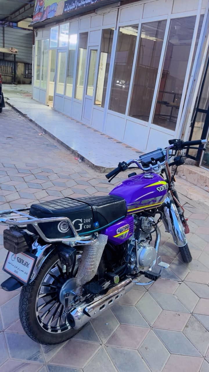 مابعد السلام دراجه سيفان سونك 2025باب اول الدراجه بعده جديده مماشيه هواي صفر جارج محرك 200سيسي شخط واحد مابيه الدراجه معروضه للبيع فقط متواجد اتصال فقط ‭٠٧٧٢ ٤٨٠ ٤٧٥٨‬ السعر 850وبيه مجال قليل
