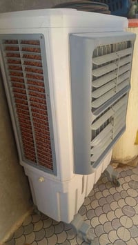 مبردة • حجم كبير • مروحة ضعيفة