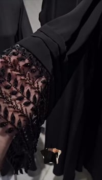 ملابس • جديد • تواصل خاص