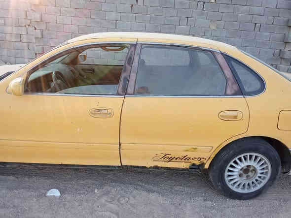 افلون موديل 2000 محركها 6 سلندر بي خيط تبخير رقم ميسان وصاحبها  بالبصره حرف أ سنويتها منتهيه ب2019  السياره تشغيلها نكرة سلف يرادلها حداديه وترتيب للبيع او المراوس  كوم حديد السعر 10 مكان السياره البصره كرمة علي *********** البصرة
