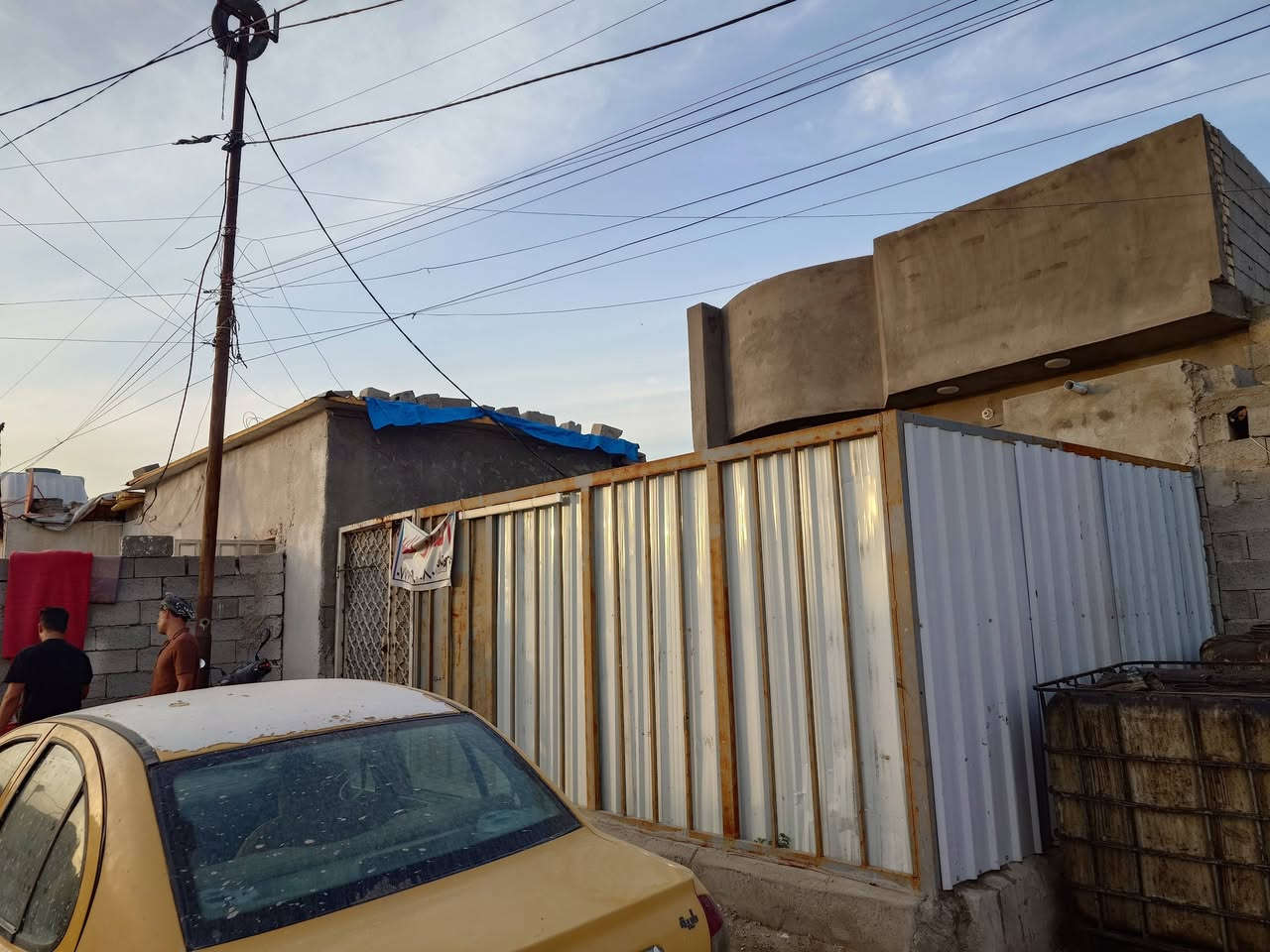 السلام عليكم بيت قاط واحد 110 متر في  مجمع فدك كامل من ناحية الكهرباء  الوطني والسحب والمجاري والأبي وهذا رقمي ***********
