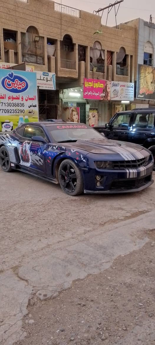 كمارو 2012 فول مواصفات عدا الفتحه سيار امزودا محرك كير صدر تبريد كامله تخم تايرات جديد جاهزا من كلشي رقم بغداد بسمي بجم زنون سيار مصبوغه احزام للجماليه على مود التزويد وعدي فيديو قبل لاتنصبغ بيبان فتحه كامله وتعليك كامرا بلاديه خلفيه وحساسات سعرها 90 وبيها مجال للشراي مكان بغداد حي اور *********** اذا اكو امراوس هم عادي
