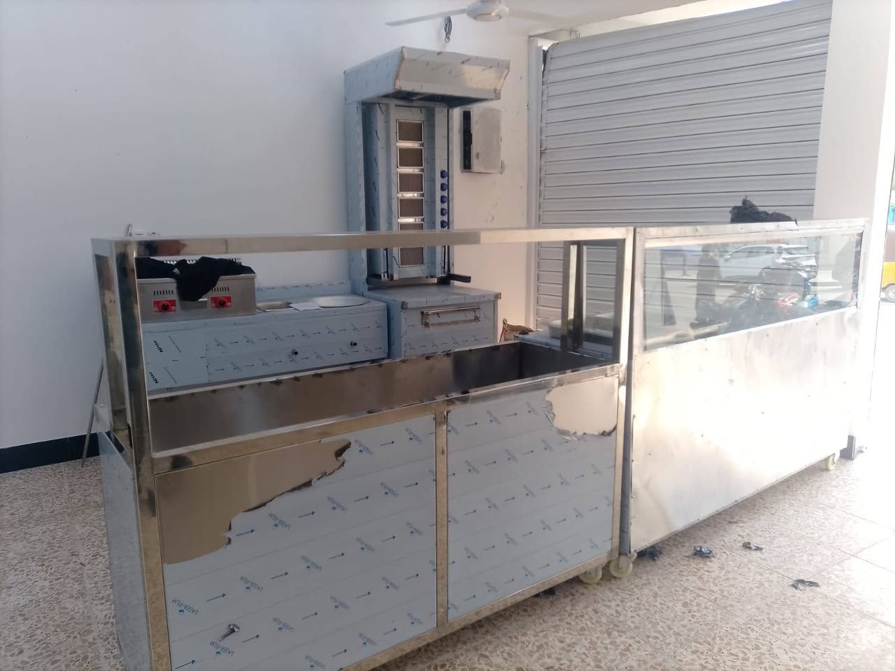 غراض مطعم كامل للبيع كلهن جدد مامستخدم
***********
