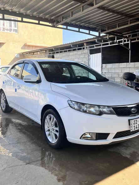 السلام عليكم 
كيا سيراتو رقم اربيل موديل 2011 
حجم المحرك 16 
كير ومحرك وتبريد كلها شرط
ما بيها اي ضربة عنده فقط شخطه مأشر عليه بالصورة
للاستفسار خاص او واتساب 
***********
