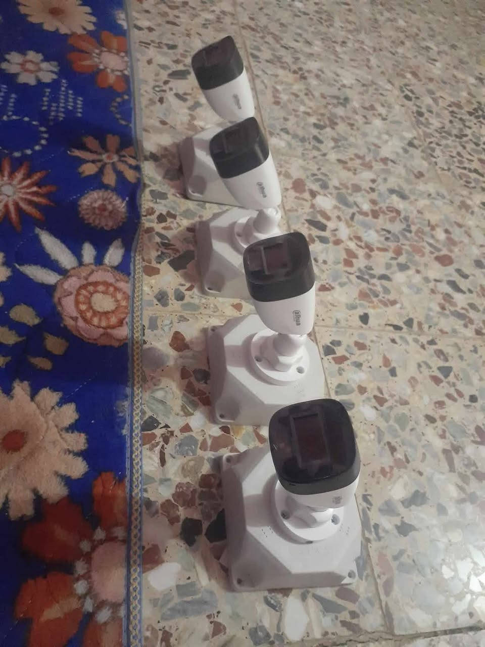 زبائننا الكرام ..عرض خاص.سستم كامرات شركة دهوا 2ميكا بكسل عدد 4كامرات اصلي ضمان 2سنه فول كلر صوت ودبل لد مع يوبي اس شحن بعد الكهرباء 3ساعه مع هارد خزن 500 كيكا مع العمل .ب250 فقط امن منزلك ومكان عملك.بالعرض الاصلي .ساري لمدة 4ايام.السده .. المفرق للاستفسار الاتصال *********** متواجد عالرقم دائما ...
