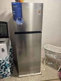 ثلاجة ميديا ثلاجة ميديا 12 قدم مستعملة اقل الشهرين نظيفة جدا نظام بخاخ...