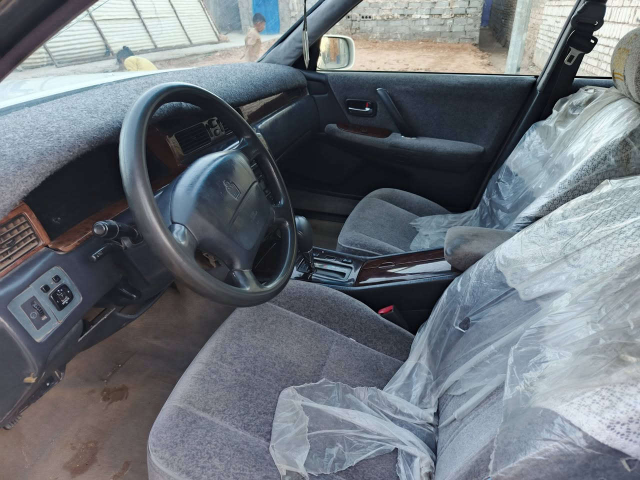 رأس ثور بيه كصتين محرك فيشه وبطل كير مكينه مكفولات تبريد شغال حداديه جديده سيارة جديدة حته صبغ مابيه بس مكان الكصات تكم تسجيل قرار ٤٨  رقم بغداد سنويه بسمي مداور ثاني يوم مكان سياره نجف سعر ٧٣ وبيه مجال ***********
