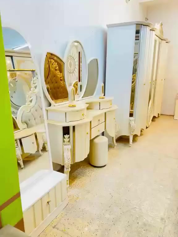 غرفة نوم تركي كلاسك  درجه أولى استخدام قليل 
صطح مرمر+ خشب ثقيل 
ميز تواليت 🦋
قماش وتر بروف +جعب الغزال 
اناره شغاله 💡💡+ برغي وجوي حديد سكك هايدروليك + نرماده هايدروليك + جام برونزي 
تتكون من 9 قطع 
سعر الجديد 27 ورقه 
سعر الحالي مليون 450 الف 
تشمل توصيل والشد داخل بغداد مجاناً


**إذا كنت صاحب هذا الإعلان وتريد حذفه لأي سبب، رجاءا أرسل رسالة إلى الدعم الفني**