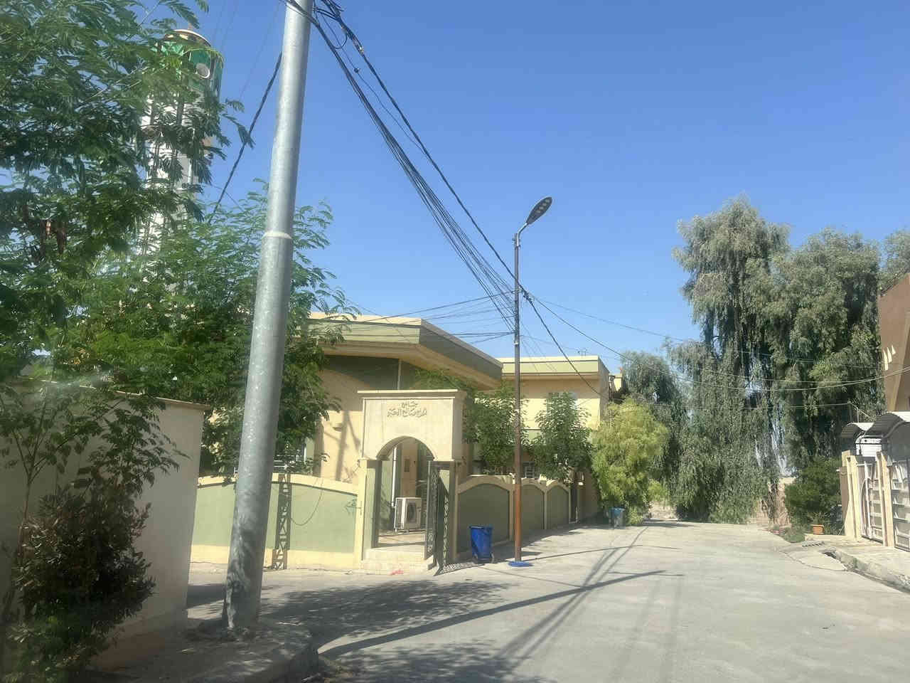 يوجد قطعة ارض 10*12مساحتها 120م٢ وعرض الشارع 10م٢ جنس الارض زراعي ملك صرف طابو الزهور وتوجد خدمات كاملة شارع ماء كهرباء
الموقع حي الاوائل في الجانب الايسر نهاية حي العربي خلف محطة تعبئة العريان للاتصال ***********/***********
