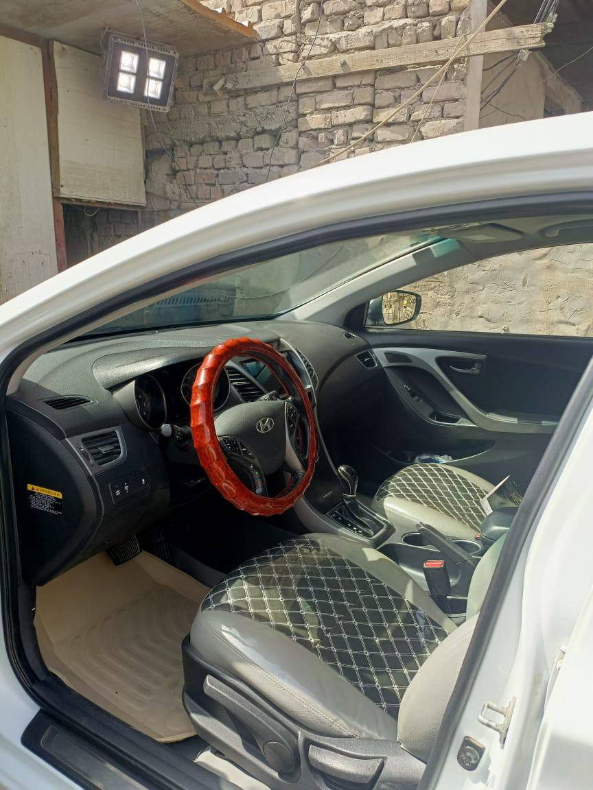 سلام عليكم للبيع النتره مظلع خصوصي ابيض صدفي وارد كندي حادث خلفي بدون دواخل موديل 16  رقم بغداد بسمي ماشيه 85 حقيقي سعر 125 بيها مجال بلخدمه الاستفسار تصال على رقم ***********
