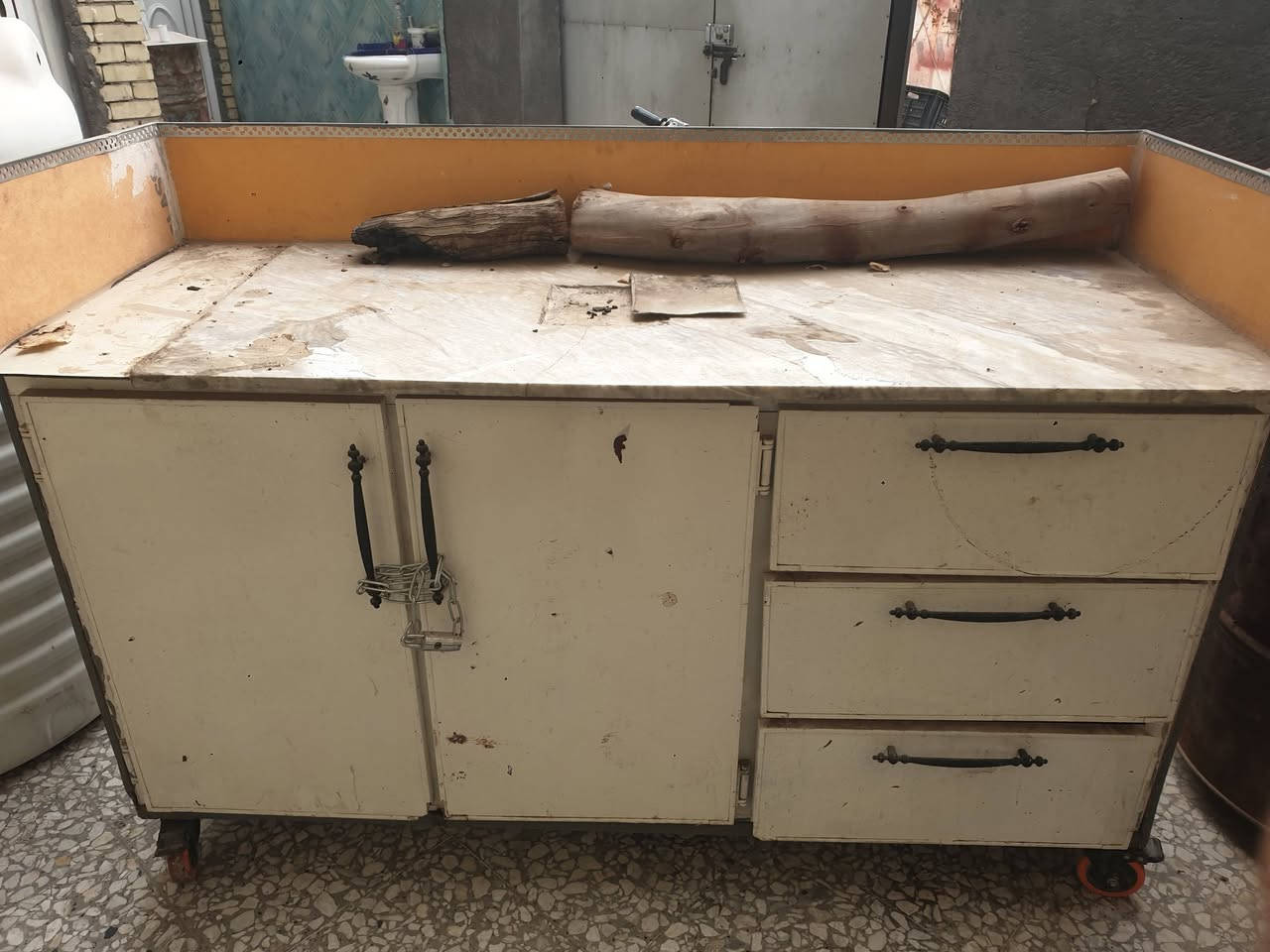 ميز جاي  تفصال جديد  ***********
