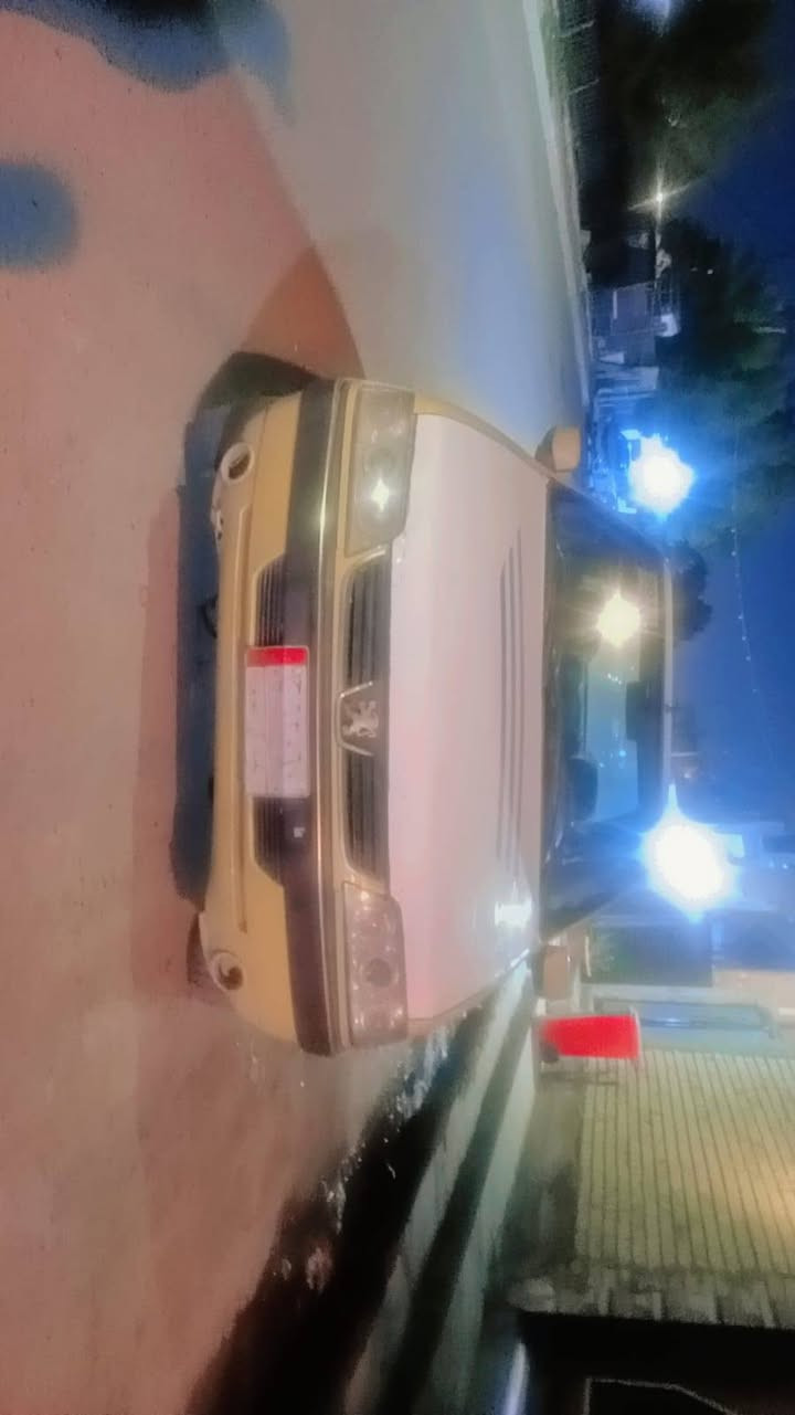 السلام عليكم شباب بيجو لميس 2016جاهزه بيها نقص صدر مكان السيارة بغداد الشعله ***********باقي التفاصيل وتس اب مطلوبه سنه هيئه على المشتري السعر 36وبيهامجال
