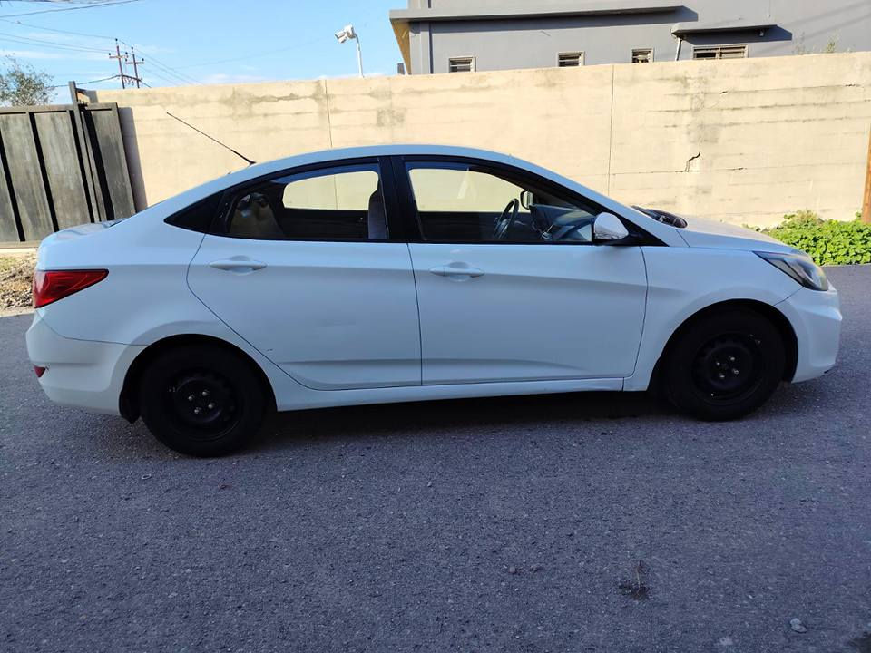 هوندا ئه كسينت موديل 2012 خه ليجى
بى سبوغ و ليدراو ته نها 2 په له ساردى هه يه زور بچوكه 
مه كينه گه وره  گير عادى
گير و مه كينه به شه رت نه كراوه ته وه
تةبريد بةشةرت🥶
تاخم پيش و پشت تازه چاكراوه چوار تايه ى تازه ى بو به ستراوه
ته قه و ره قه ى به شه رت
سه نه وى هه تا كو 2027 تازه يه به ناوى خومانه
كوبونى به نزينى هه يه
شوين كركوك
*********** واتساب و فايبر كركوك, العراق
