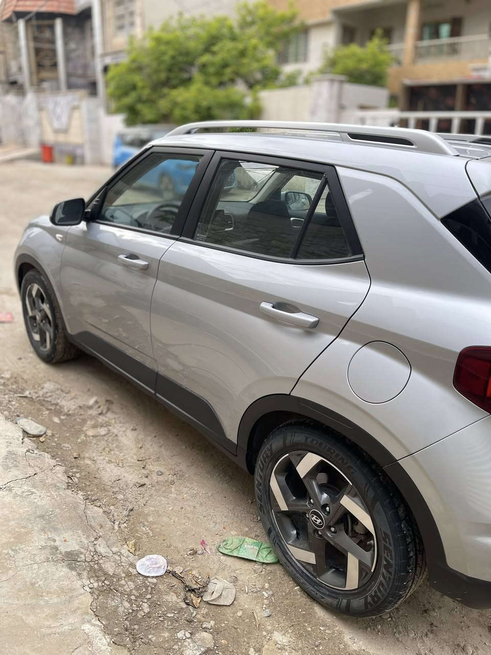 الـسلام عليكم ورحمة الله وبركاته 
للبيع هونداي فينو موديل ٢٠٢٣ فول مواصفات فتحه بس سويج ماشيه ٥٦ الف حادثها قبق جنطة موقع السياره حله الجمعيه شارع أربعين للأستفسار على رقم *********** // ***********
