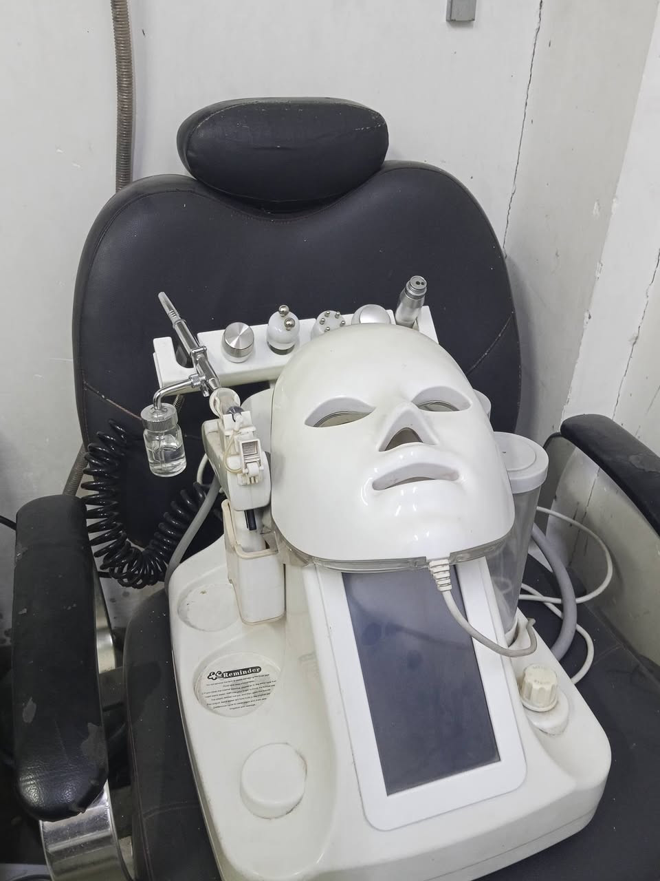 جهاز للبيع كامل مع البخارية وضعه الشركه اصلي سعر مناسب ***********
