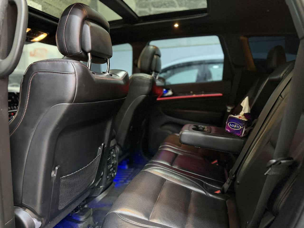 #سعر_مناسب_جدا
جيب گراند شيروكي ترايل هوك٢٠٢٠ 
*مواصفات 
*بانوراما
*بصمه
*كشن جلد
*داخل اسود
*تشغيل عن بعد
*رادار خلفي
*لايت زينون
*صندوك جك
*جكات رفع 
*كير بالستيرن
*كشنات تبريد&تدفئه مساج
*ستيرن تدفئه
*حساسات 
*الضرر ربع بنيد مصبوغ
ايرباك راجع شركة
بدون دواخل بشرط
كتاب جام اسود لمدة سنة
مرقم دهوك بسمي تحويل مباشر
*السعر علق ياتيك مباشر
العنوان دهوك
***********
***********
