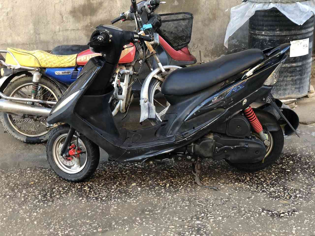 سلام عليكم دراجه ماكس للبيع دراجه متعوب عليه من بوليش من قبق فلاوين كلجات WFتايرات جدد دراجه متعوب عليه سعره مليون 50وبيه مجال


**إذا كنت صاحب هذا الإعلان وتريد حذفه لأي سبب، رجاءا أرسل رسالة إلى الدعم الفني**