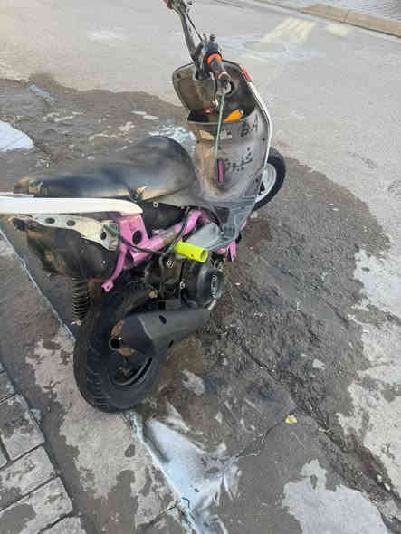 سلام عليكم 
دراجه منغولي. للبيع
صالنصه جديده
اكسنت جديد
كابريتر جديد 
ماشه جديده
ولفات جديد
بوشه 55
شلعة ومعدر فول 
بس بيه صوت ماعرف ماليش 
السعر 300 بيه مجال حك الجيه 
الرقم ***********متوفر رصيد واتساب
