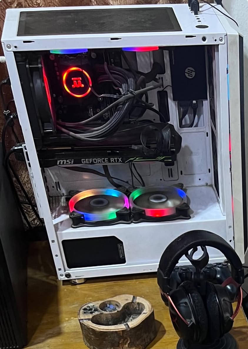 السلام عليكم تجمعية للبيع 2080 msi كرت
i710700 معالج
مذر بورد  ASRock B450b pro4
رام 16
هارد ssd 500
هارد تيرا HHD
بور سبلاي 650
كيس بي 3 فإن 
+ مبرد مائي للمعالج
السعر 850 وبيها مجال
***********
مكاني بغداد المشتل خلف كراج بعقوبة بغداد, العراق
