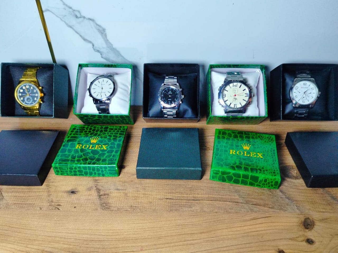 توفر الموديل الجديد من الساعات السير الحديد باحجام مختلفة و موديلات مختلفة للحجز و الاستفسار مراسلة الرقم  على الواتساب *********** او 0777190665
عرض خاص ينتهي اول يوم العيد الساعة صارت بس 5 الف
