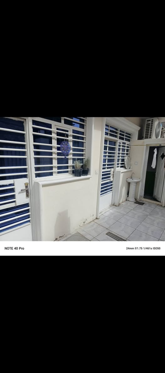 السلام عليكم بيت ٧٥ متر زراعي شاكر العاني قرب افران الجوادين ومن جهه شارع السوداني نهايته يحتوي على غرفتين نوم للاستفسار ***********
