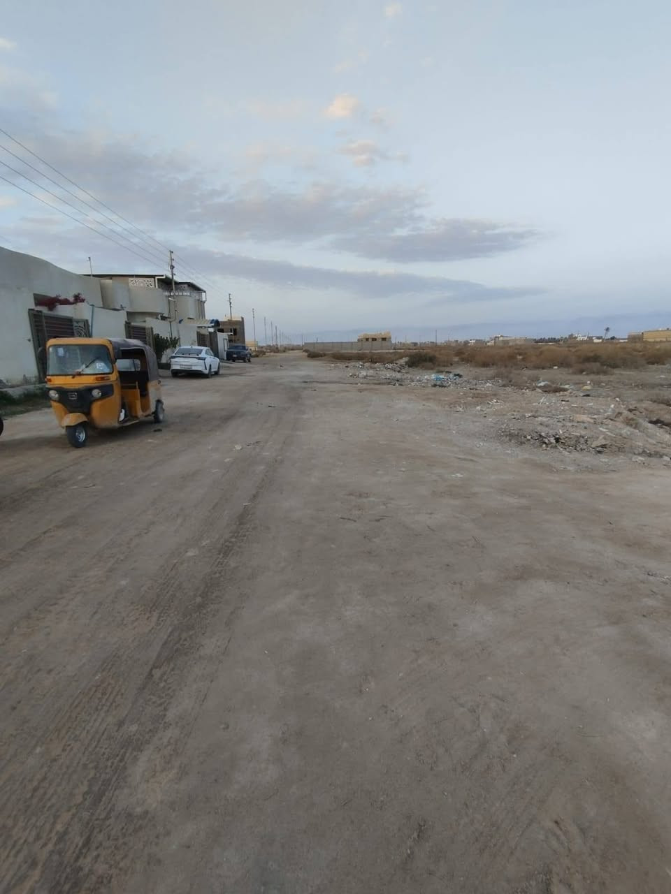 السلام عليكم توفر عندنا ربع دونه من البيع الموقع البصره الفيحاء مقابيل ميناء المعقل 
الواجيه راح تكون 17 والنزال 33 
طاب وصرف زراعي باسم عراقي
سعر الربع دونم 140 وقابل للتفاوض البصرة, العراق


**إذا كنت صاحب هذا الإعلان وتريد حذفه لأي سبب، رجاءا أرسل رسالة إلى الدعم الفني**