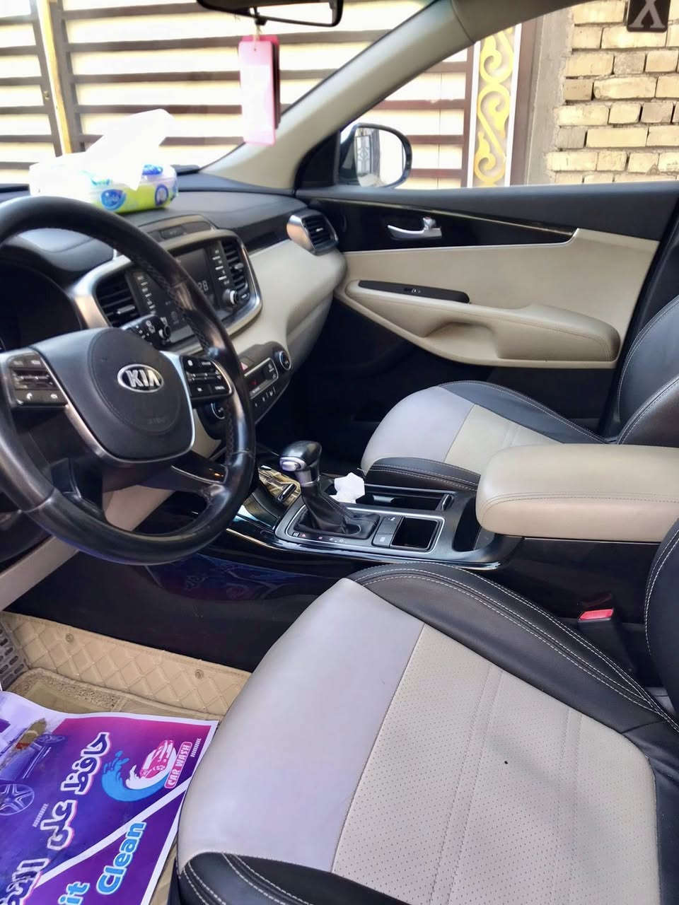 السلام عليكم سورنتو موديل 19 خليجي مكفوله من الصبغ والبارد عدا الي ماشر شركة الدوليه ماشيه75 تخم تاير  مواصفات الدوليه السعر 243 وبيها مجال بسيط ت*********** مكاني بغداد
