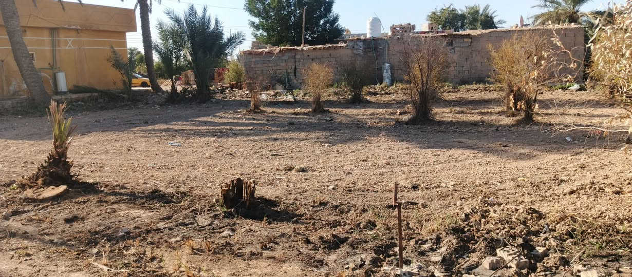 قطعه ارض البيع المساحه 500 قرب الجسر الفرنسي زراعي عقد 117 ماء كهربأ كل الخدمات بيها 
***********
